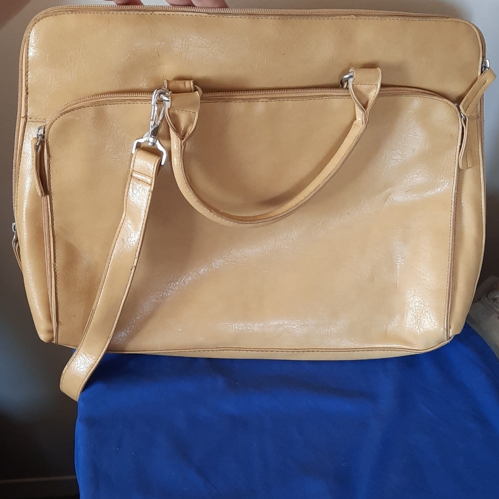 Bueno yellow laptop bag
